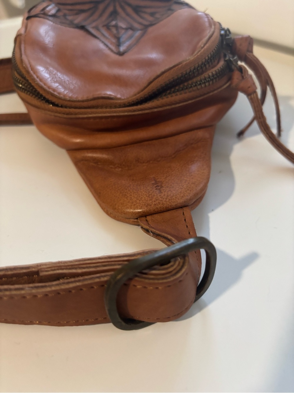 NWT Leather Crossbody Sling Bag with Geometric Stitching - Picture 5 of 9